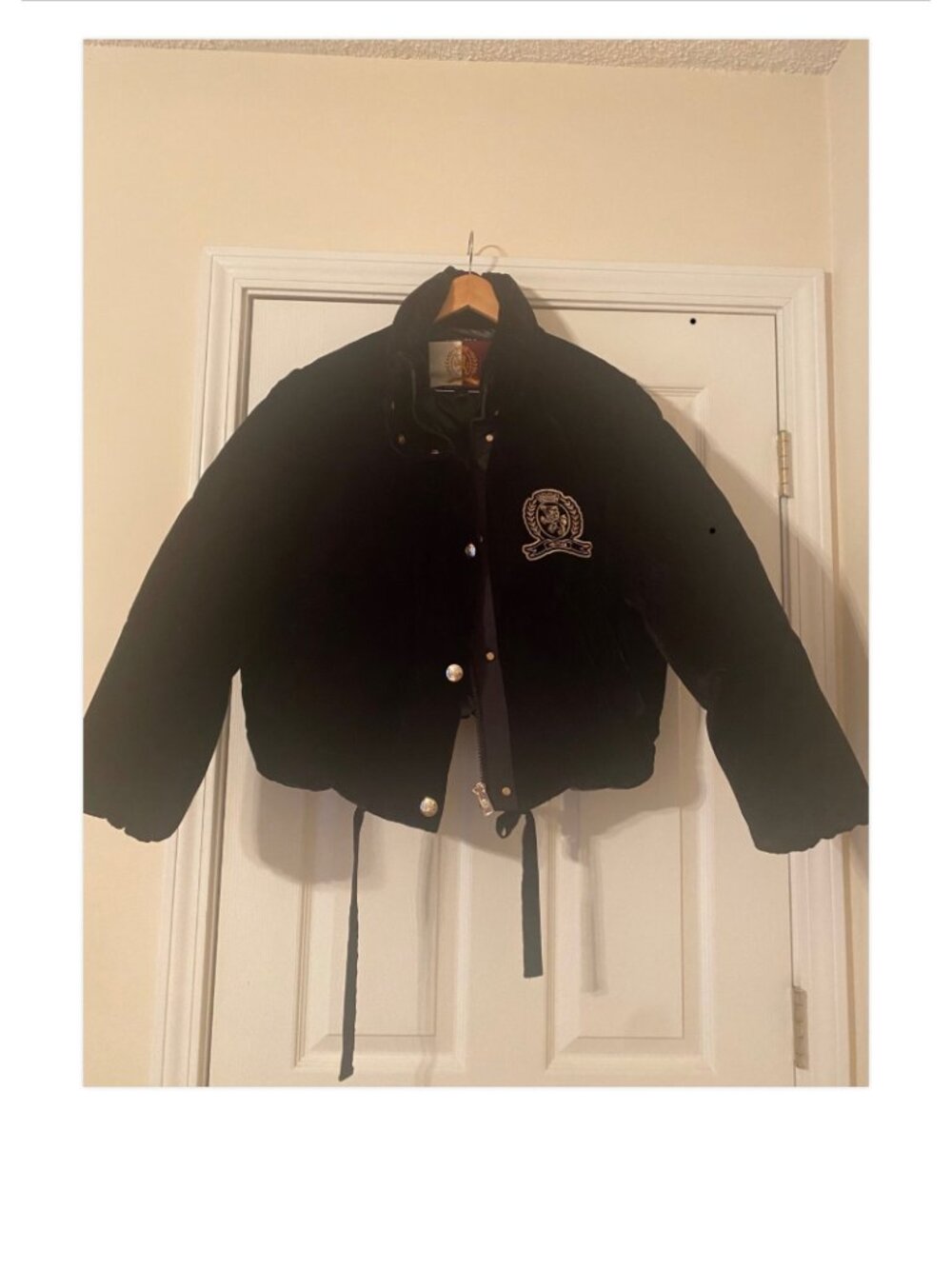 Tommy Hilfiger Black Velvet Bomber Jacket Size L Pre-owned. Excellent condition.